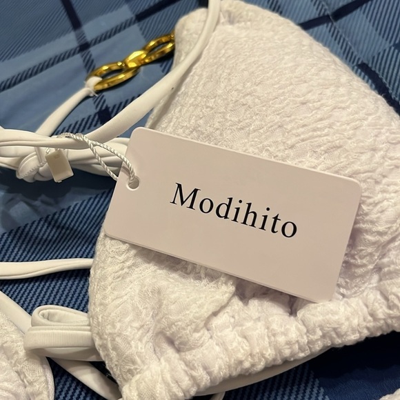 NWT 3 piece string textured bikini in white.  XL - Picture 5 of 5